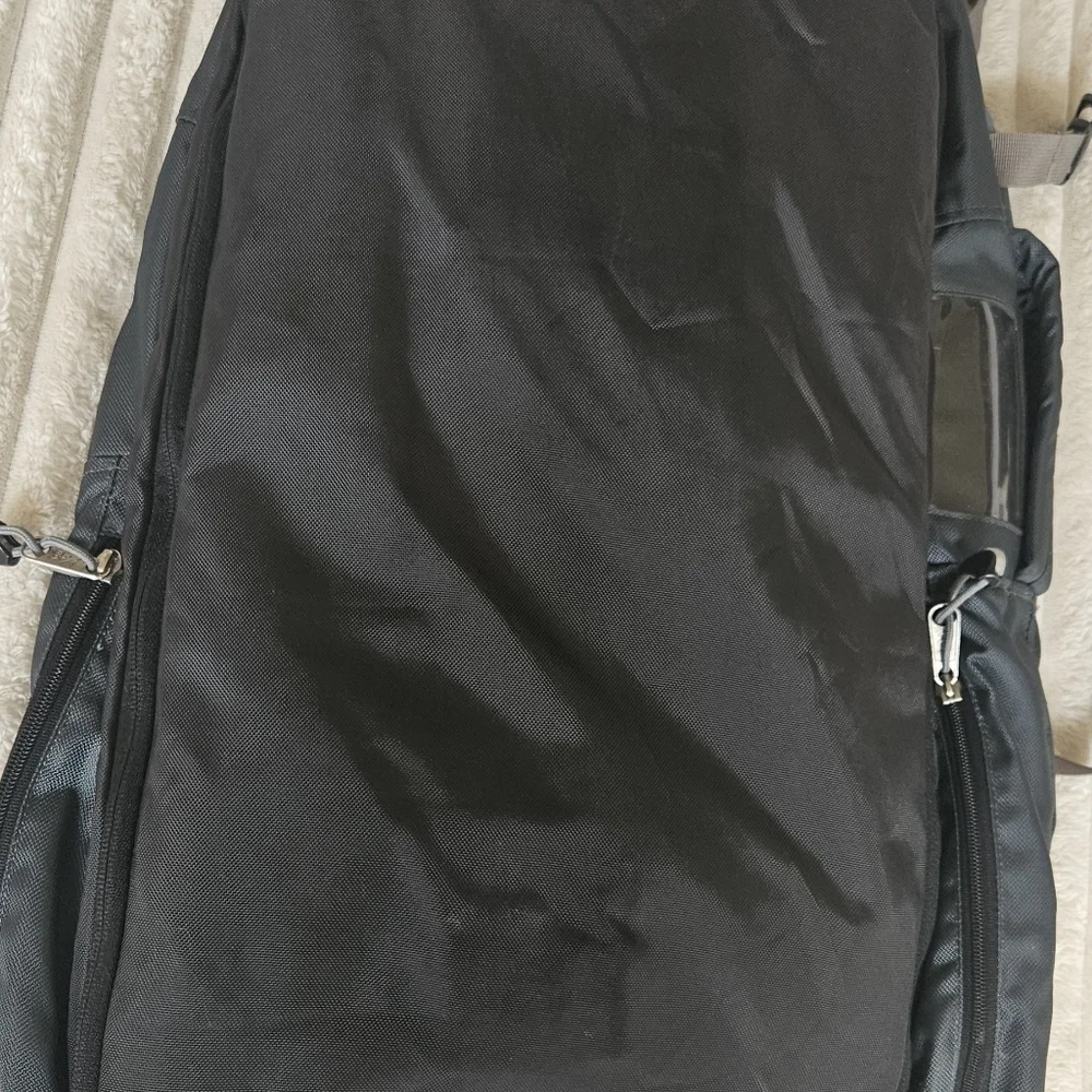 REI Traverse 31L Lightweight Convertible Backpack Duffle Bag Green & Grey GUC